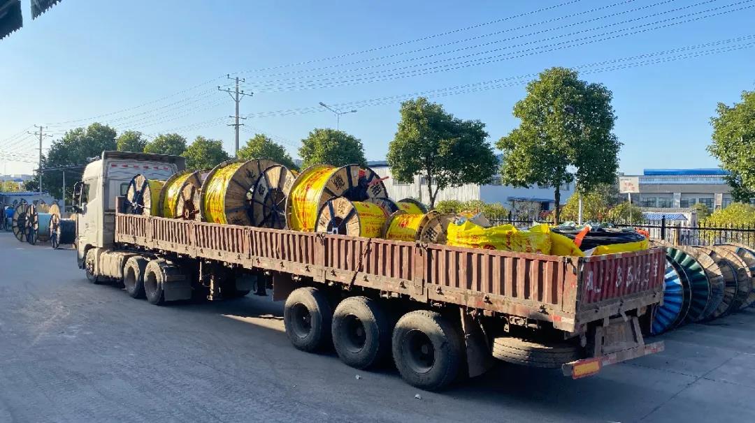 服務不停 發貨不止 服務客戶我們一直在路上！